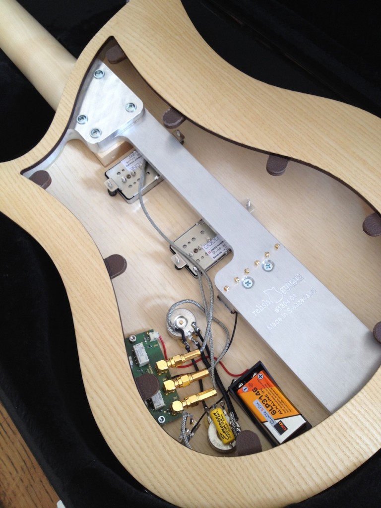 Relish guitar review - The Jane from @RelishGuitars: an innovative instrument from Switzerland