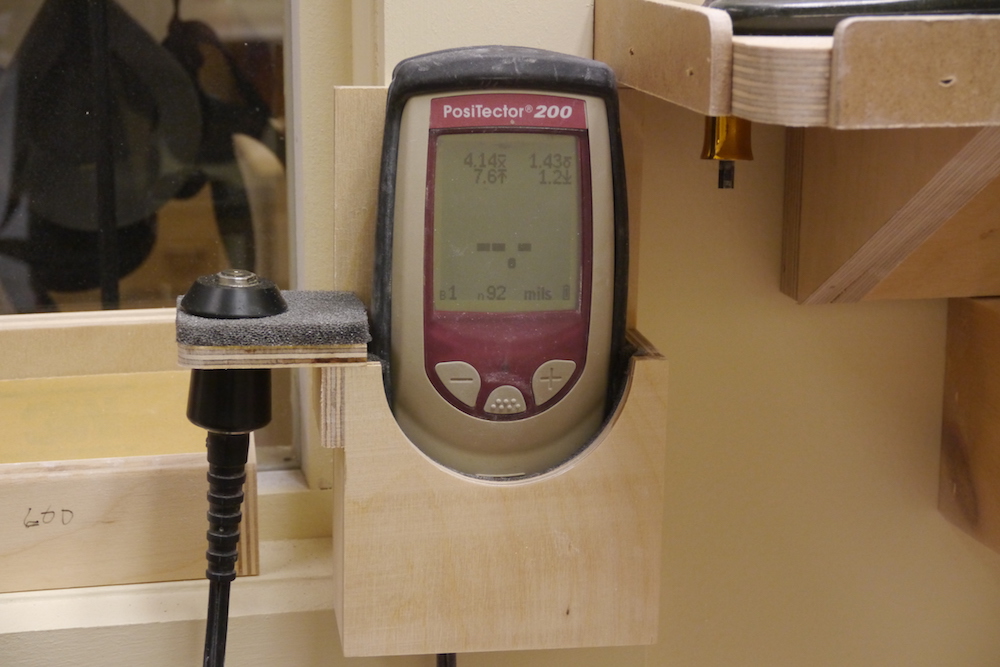 Device to measure the thickness of the finish - Michael Greenfield (luthier)