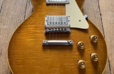 Cherry's Guitars, demo of a Les Paul type guitar built by the French luthier Thierry Ceresa