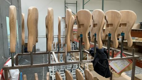 Iconic Guitars, the up-and-coming boutique guitar brand! Factory tour & Interviews
