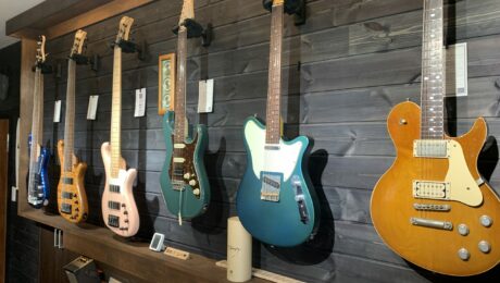 Freedom Custom Guitar Research, a boutique guitar builder from Tokyo - Showroom & Demo