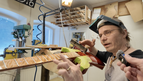 Juha fred ends Ruokangas Guitars, Workshop Visit (3/3)